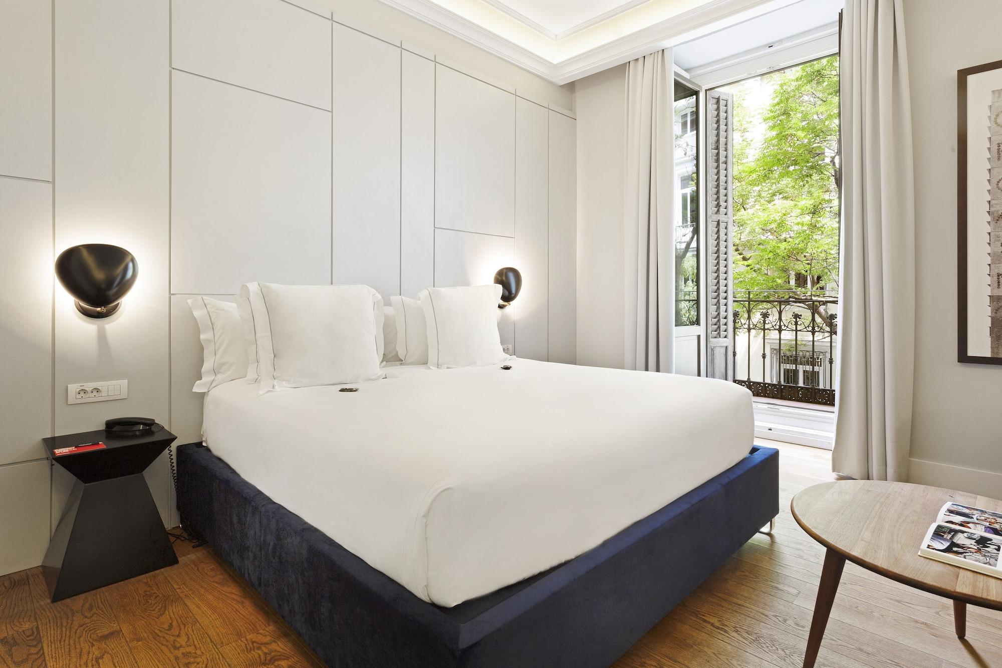 One Shot Recoletos Hotel 4*