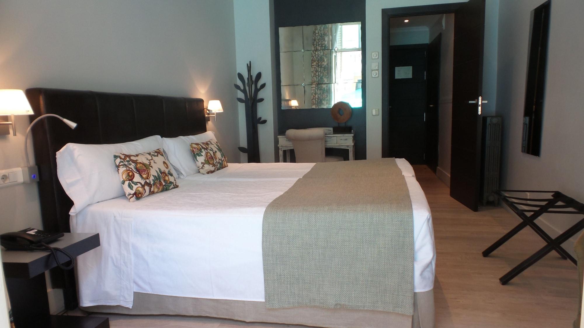 Moderno Puerta Del Sol Hotel