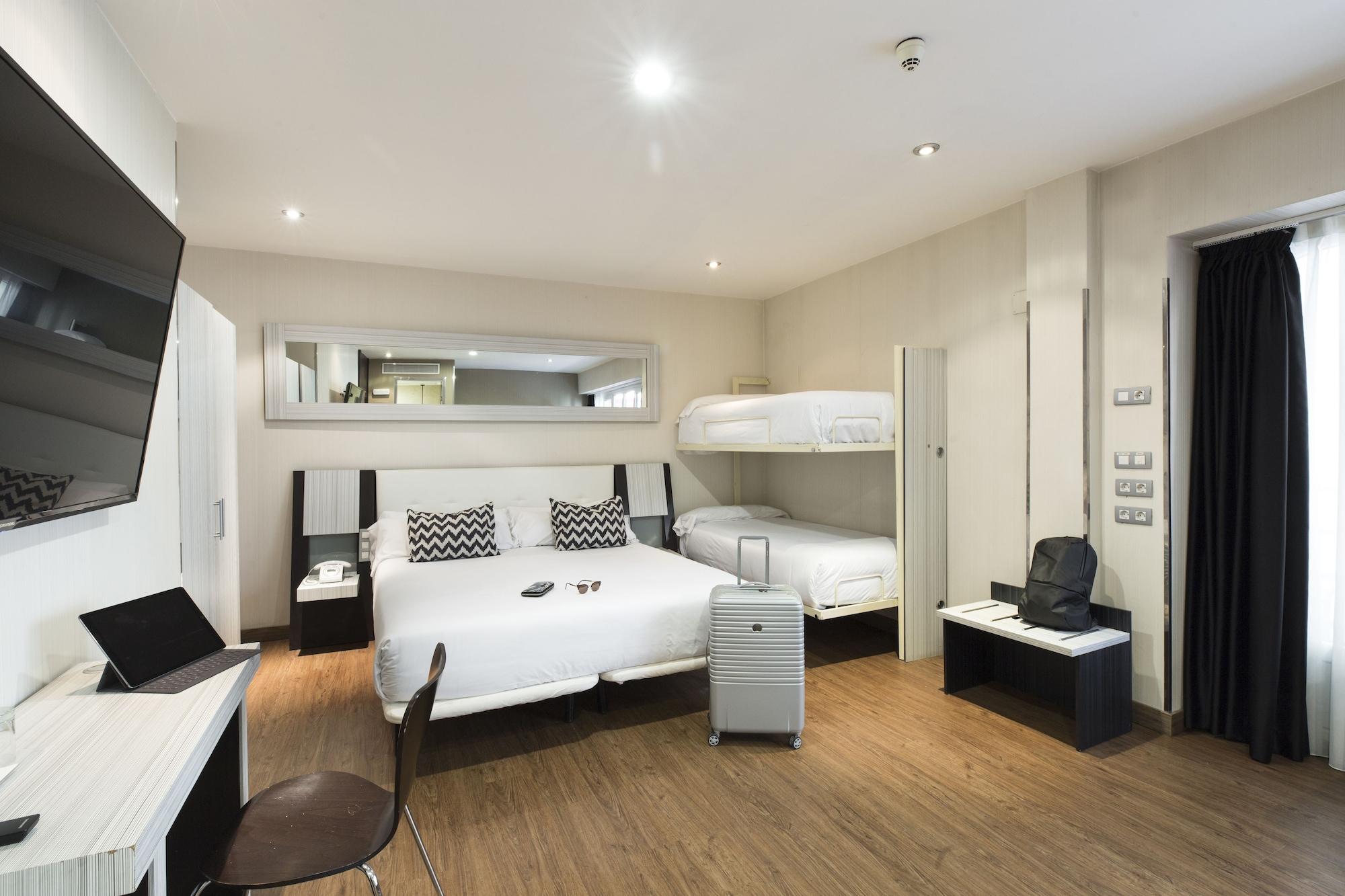 Hotel Petit Palace Triball 3*