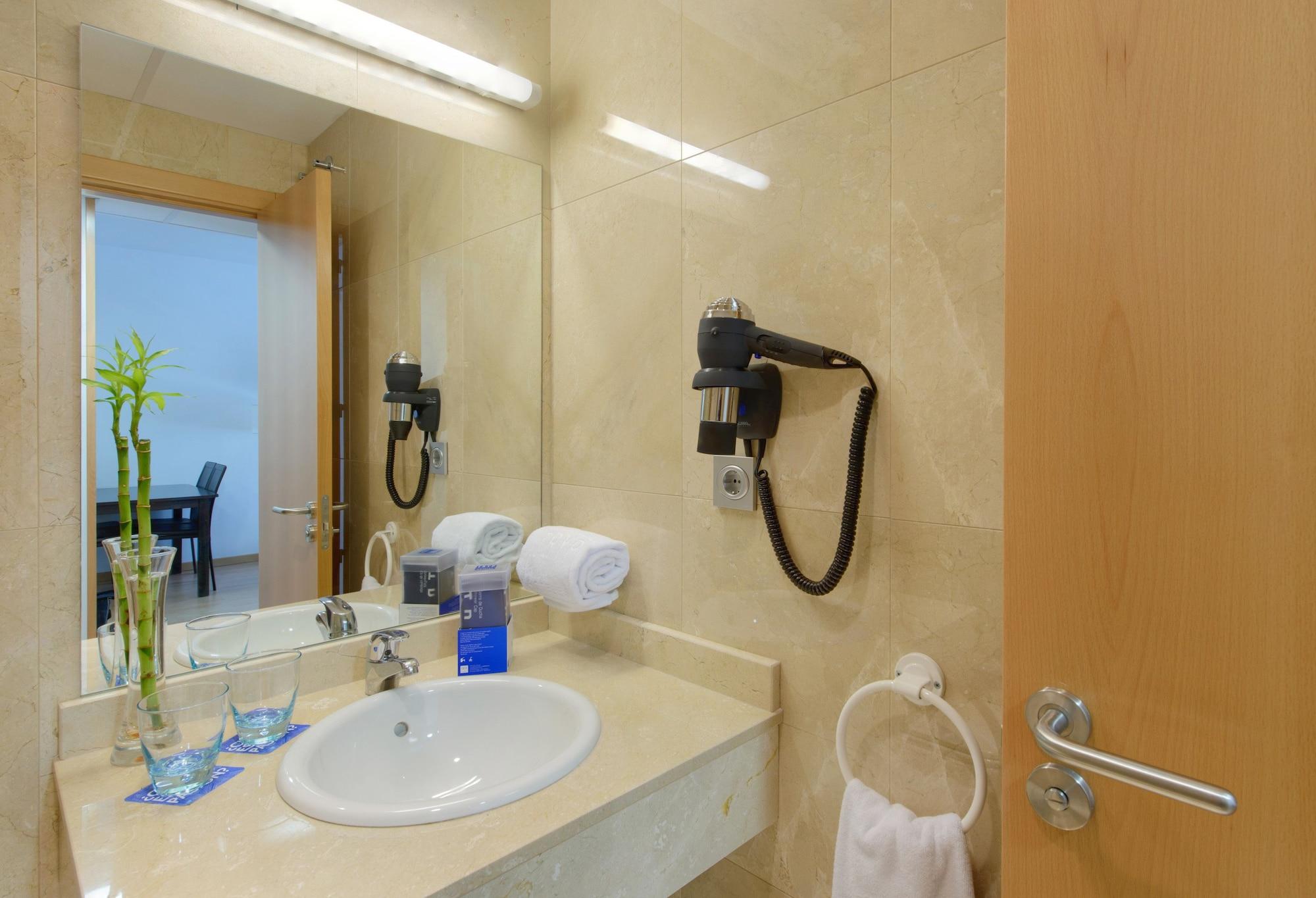 Apart-hotel Airport Suites, Affiliated By Meliá Madri