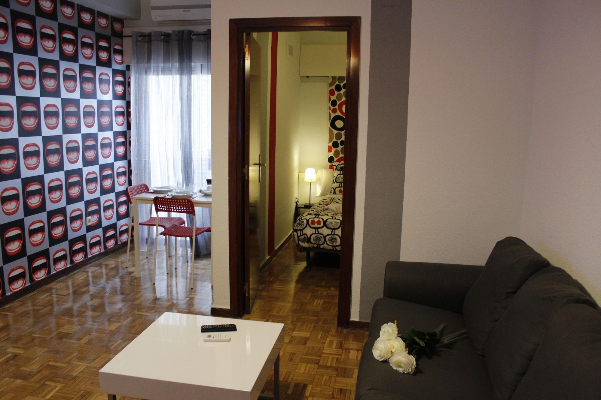 Far Gran Vía Hostal *