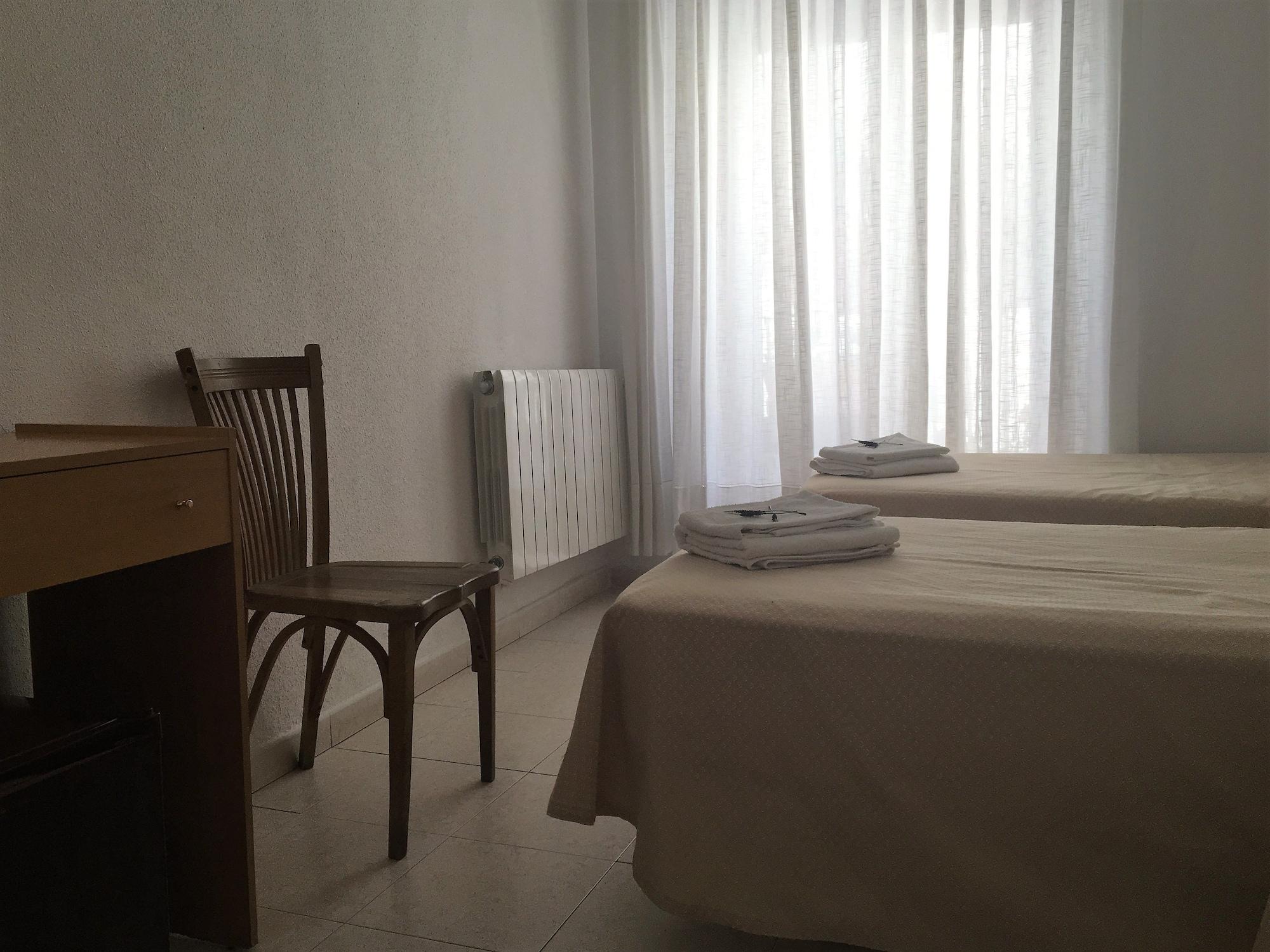 Hostal Lido Hotel *