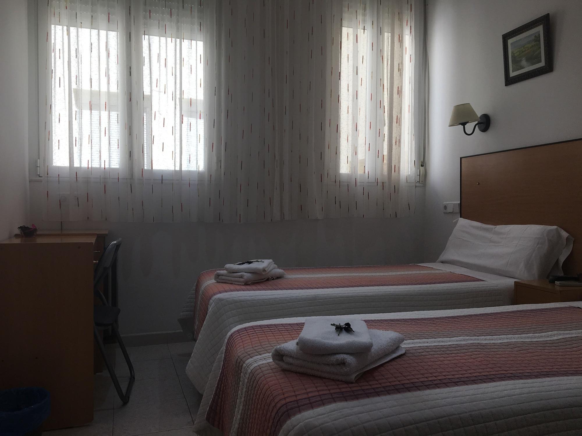 Hostal Lido *