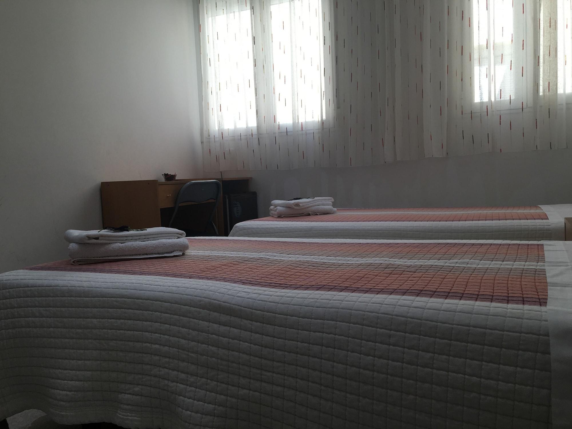 Hotel Hostal Lido *