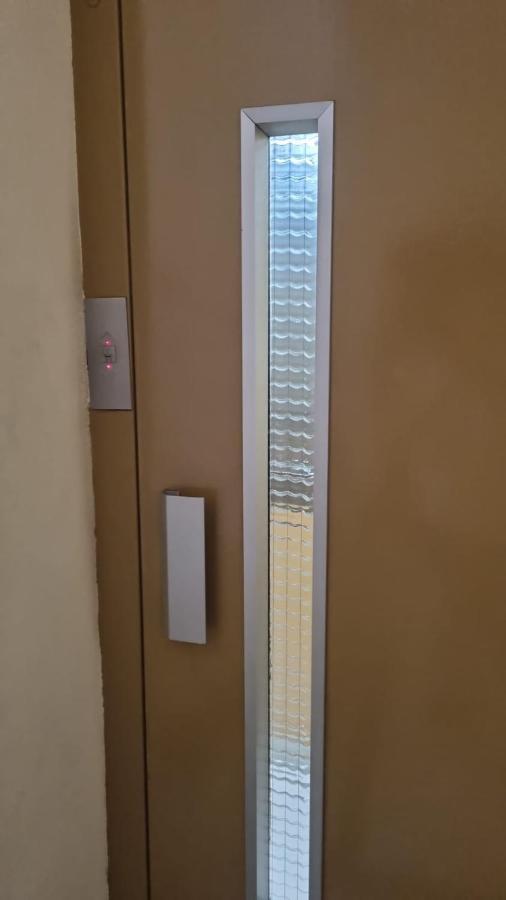 Vara *