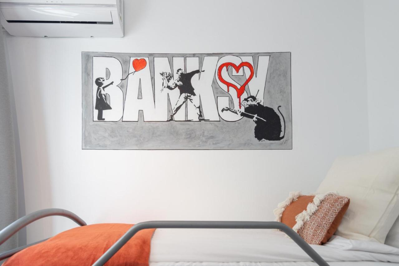 Exclusive Banksy Downtown, By Monaro***** Apartamento Madri