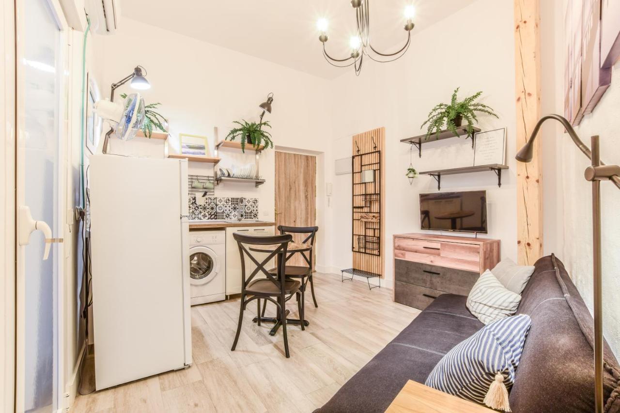 Apartamento Plaza De Lavapies Con Patio * Madrid