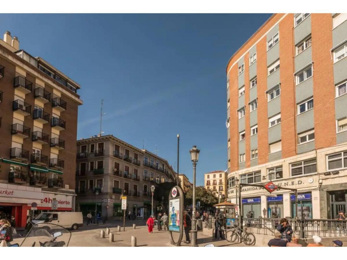 Cozy Studio Reina Sofia Amparo Madrid