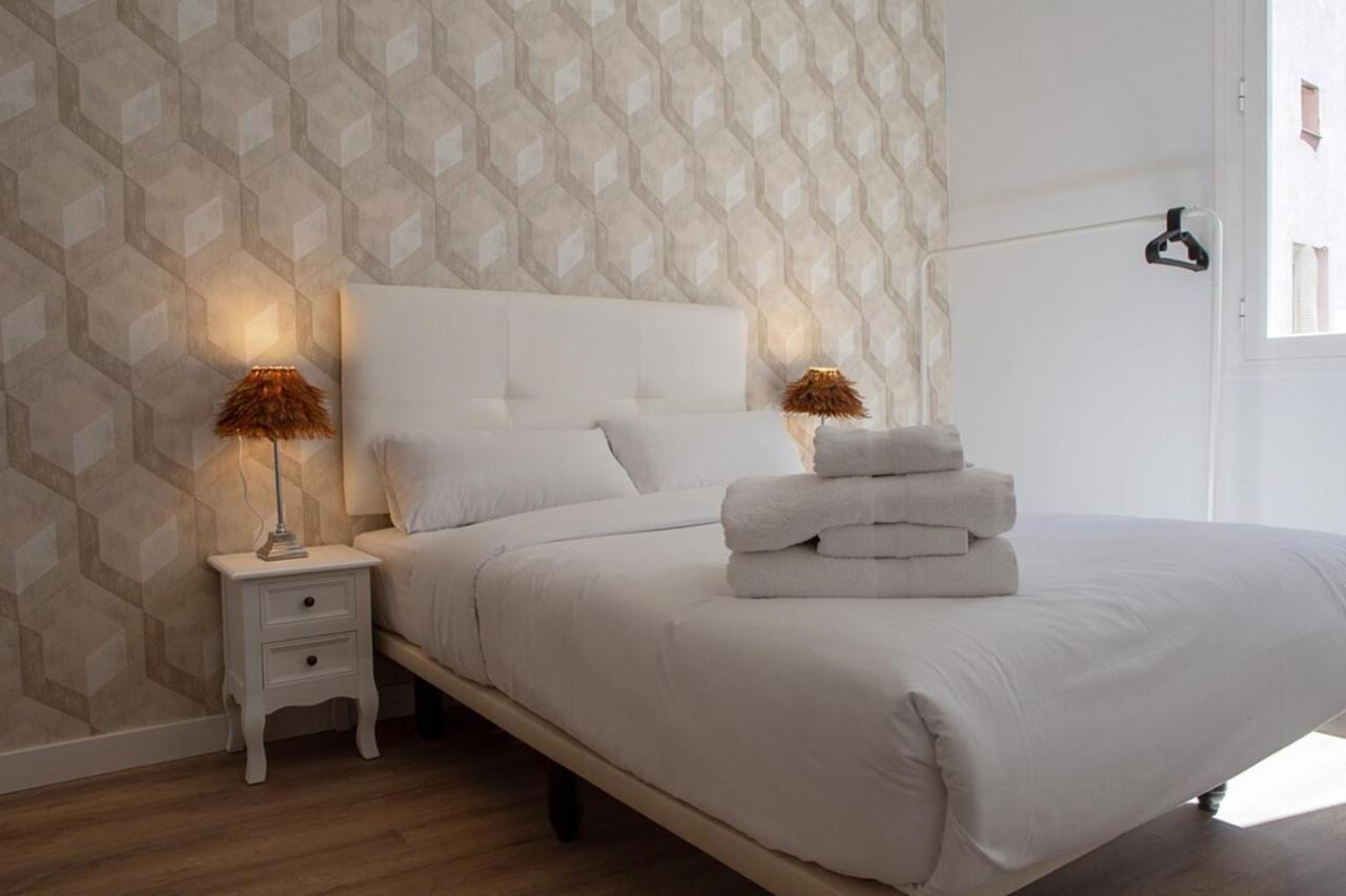 Elegant 3 Bedroom In La Latina Apartment *