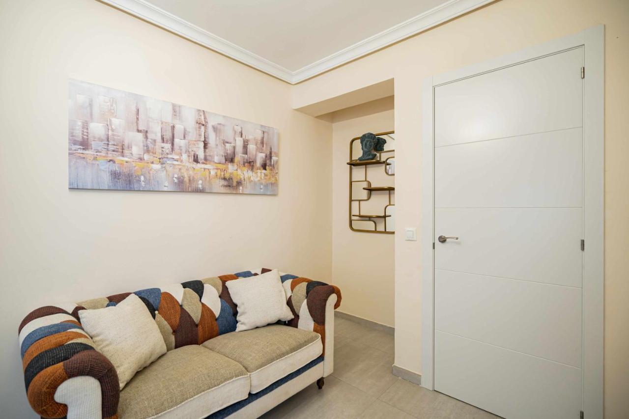 Cuidadosamente Decorado Junto Al Metro Apartamento Madri