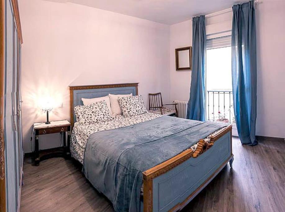 Luminous, Central, New And Chic. Apartamento Madrid