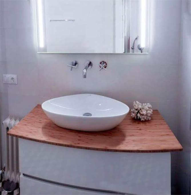 Luminous, Central, New And Chic. Apartamento