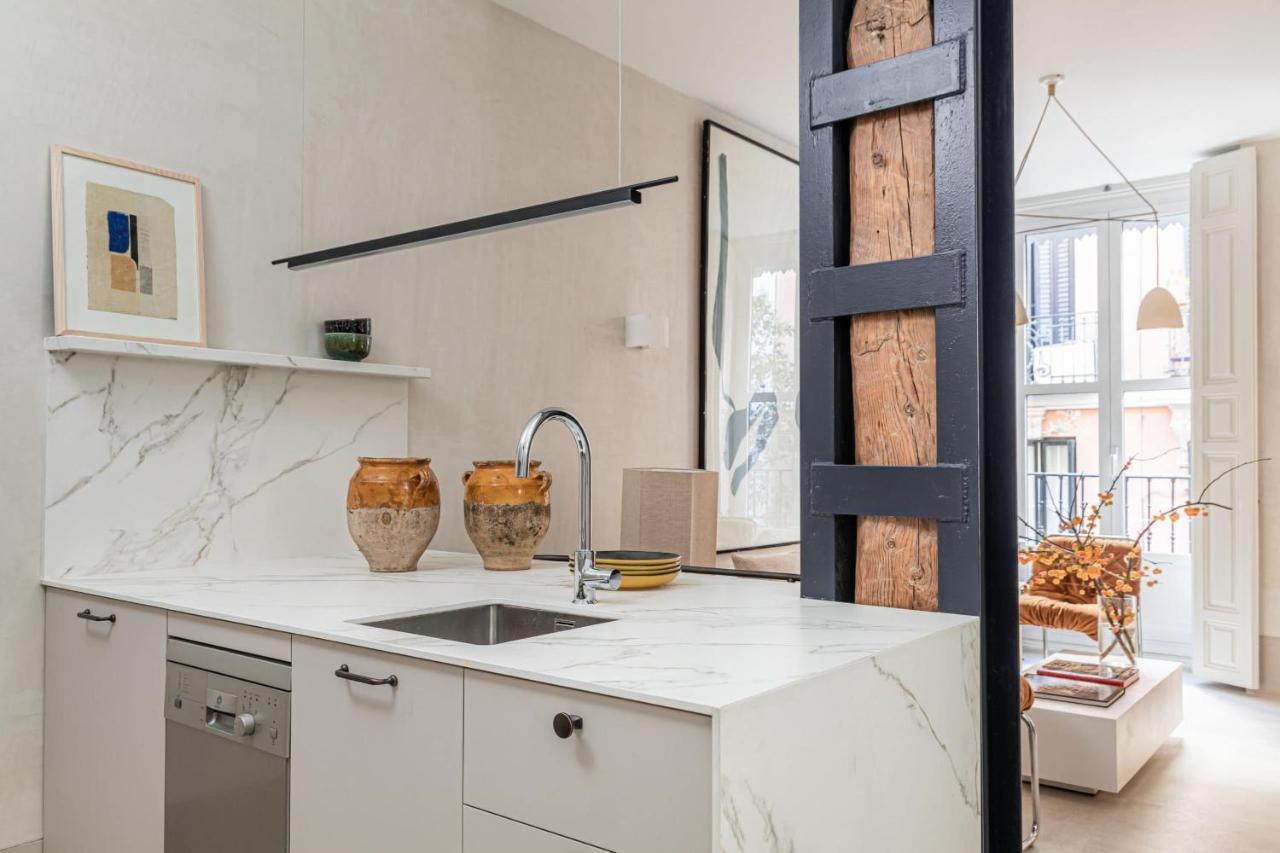Recoletos Exclusive Private I Collection - Eleven Host