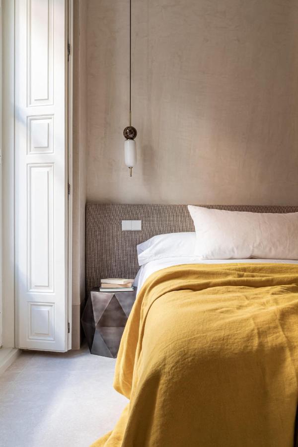 Recoletos Exclusive Private I Collection - Eleven Host *