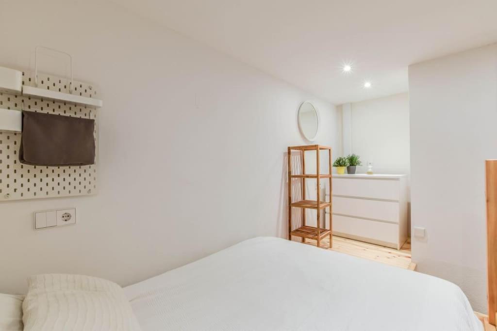 Apartamento En Chamberi Apartment *