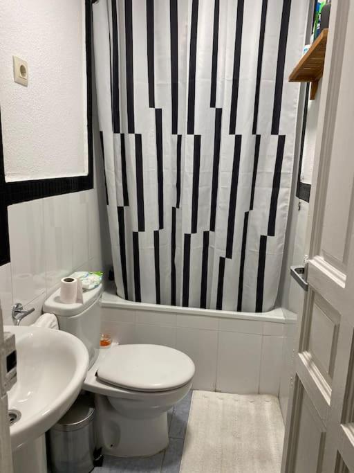 Quarto em Acomodações Particulares Parque El Retiro Madri