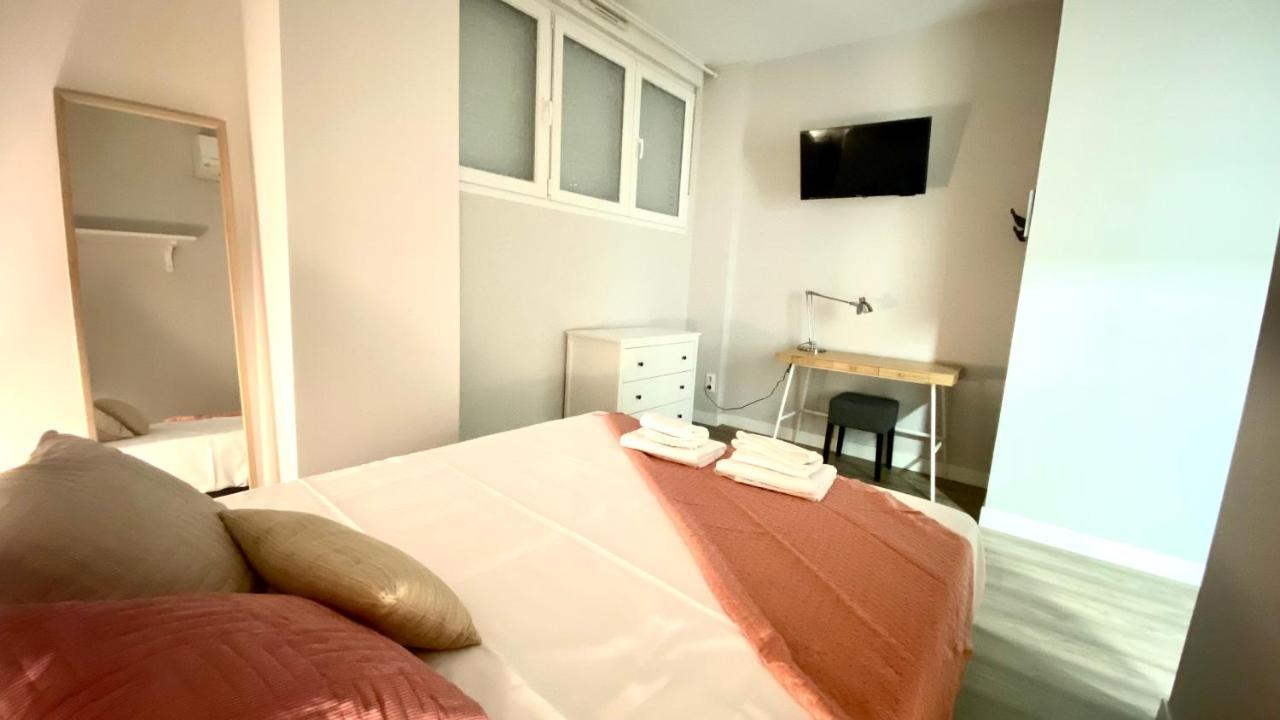 Centrally Located Duplex: Río-palacio Real Linneo Apartamento