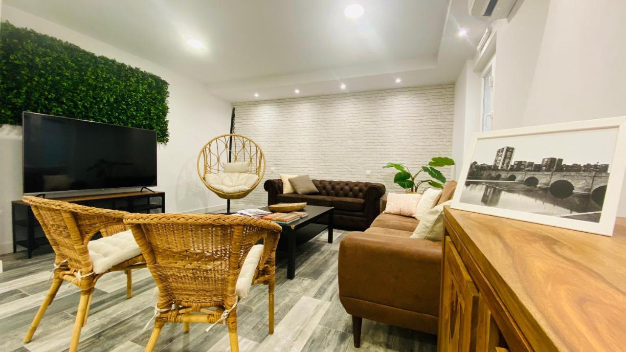 Centrally Located Duplex: Río-palacio Real Linneo Apartamento Madrid