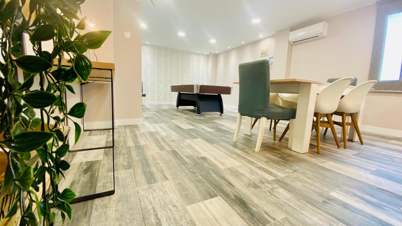 Centrally Located Duplex: Río-palacio Real Linneo Apartamento