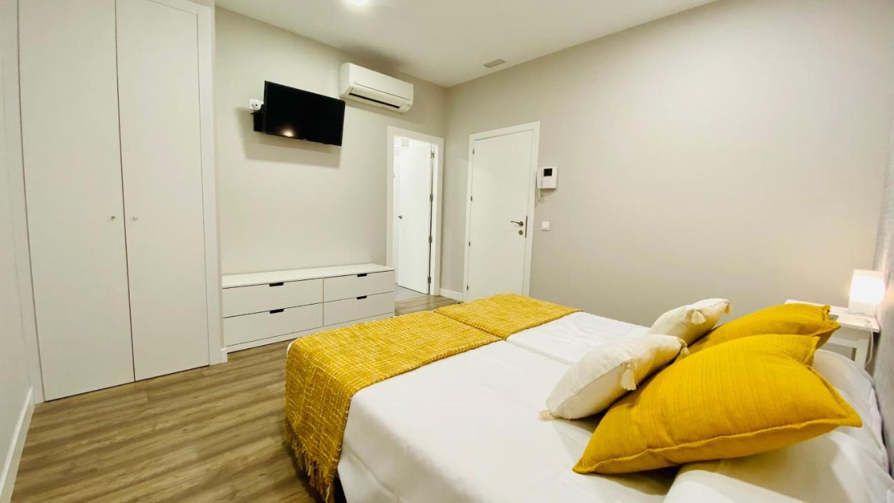 Centrally Located Duplex: Río-palacio Real Linneo