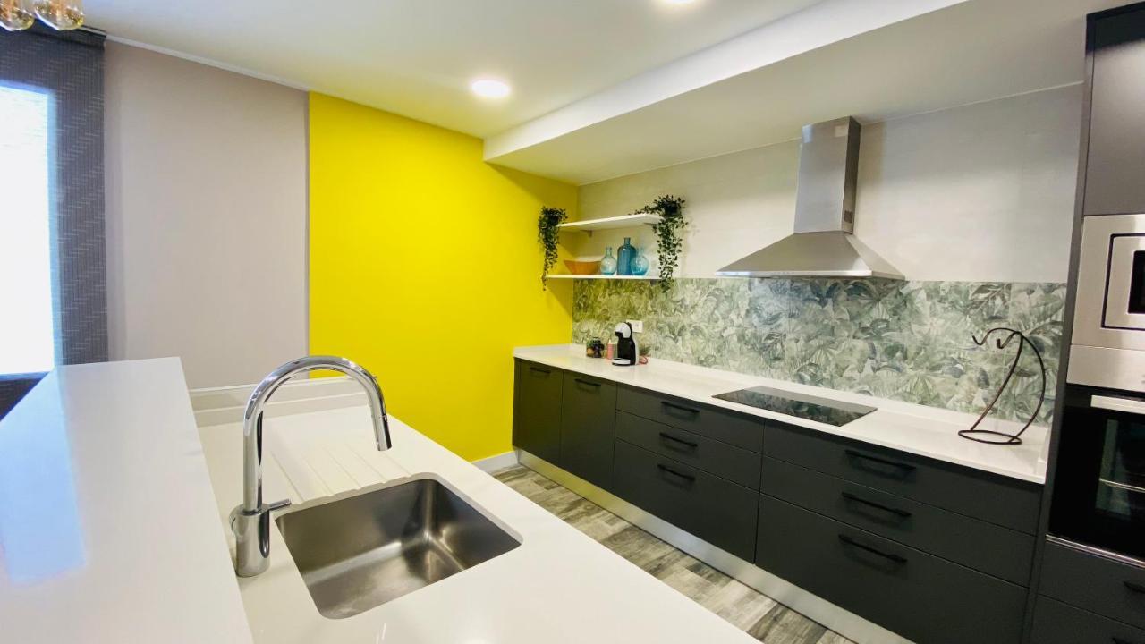 Centrally Located Duplex: Río-palacio Real Linneo Apartamento