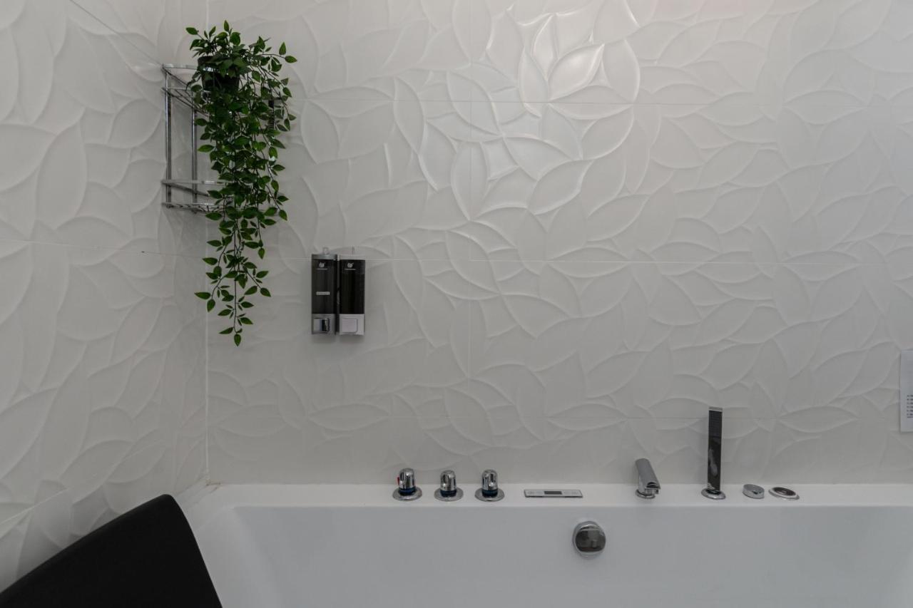 Apartamento Jacuzzi Full Exterior Sol, By Monaro*****