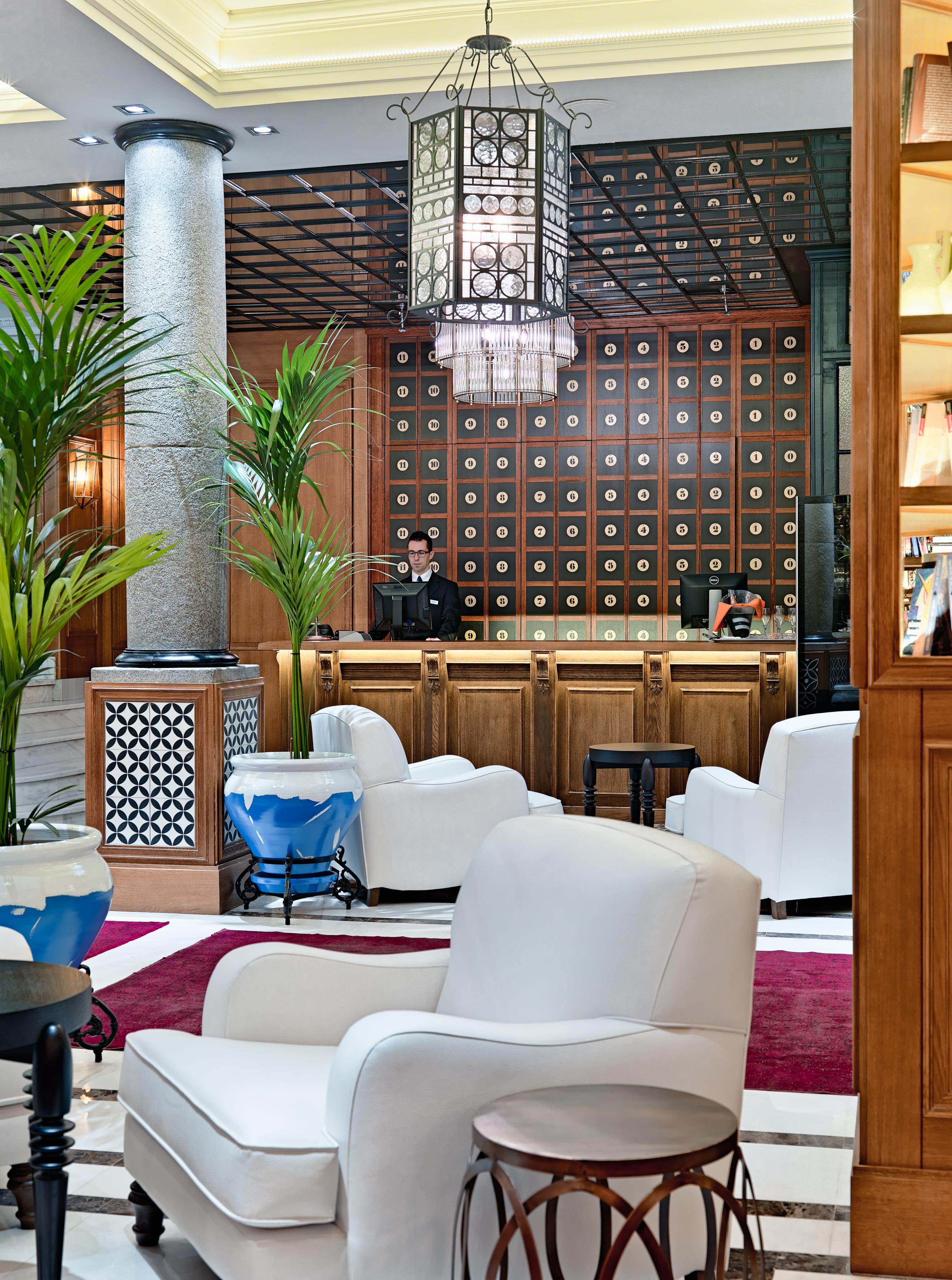 Boutique H10 De La Reina Hotel