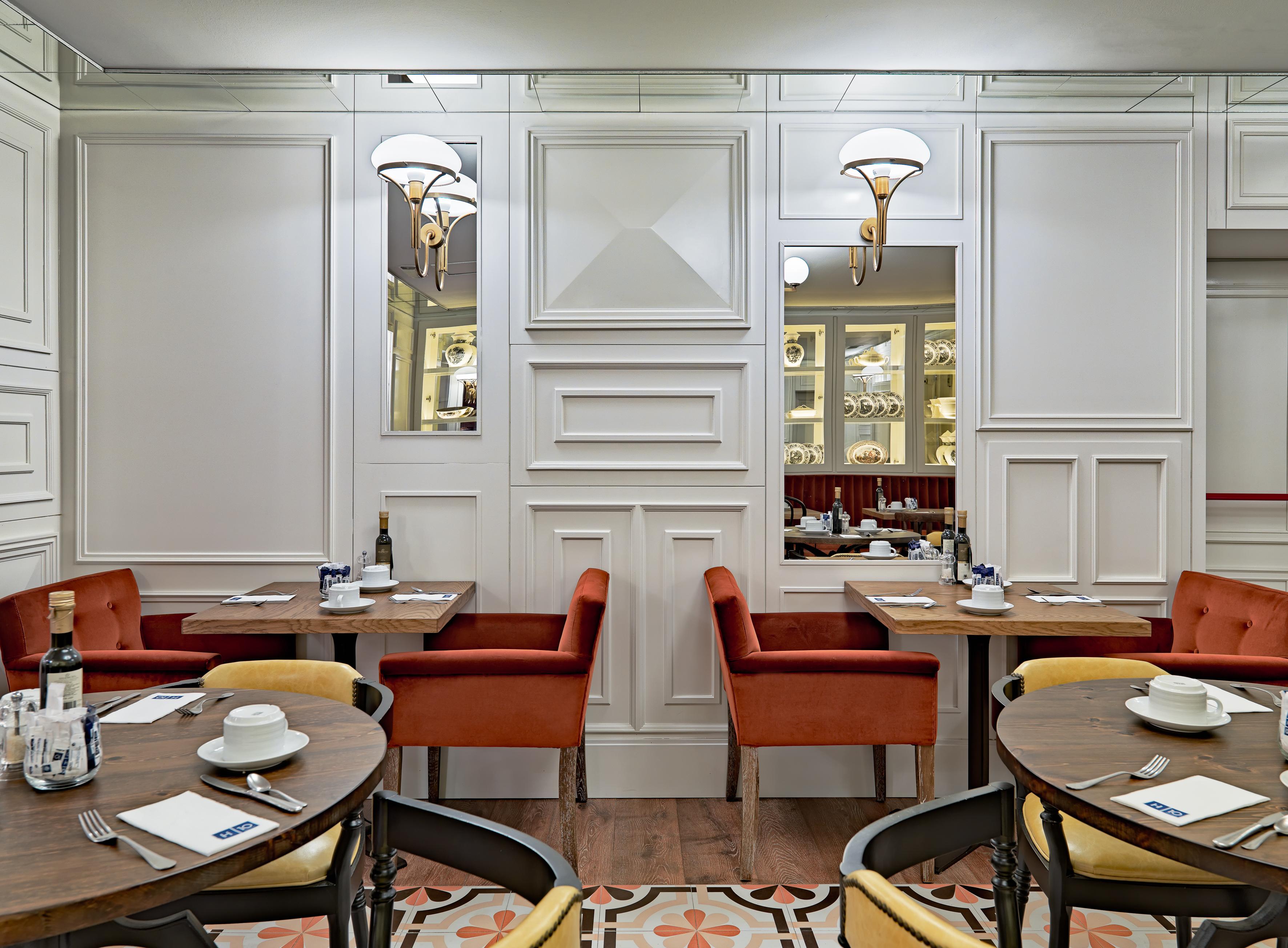 Hotel Boutique H10 De La Reina