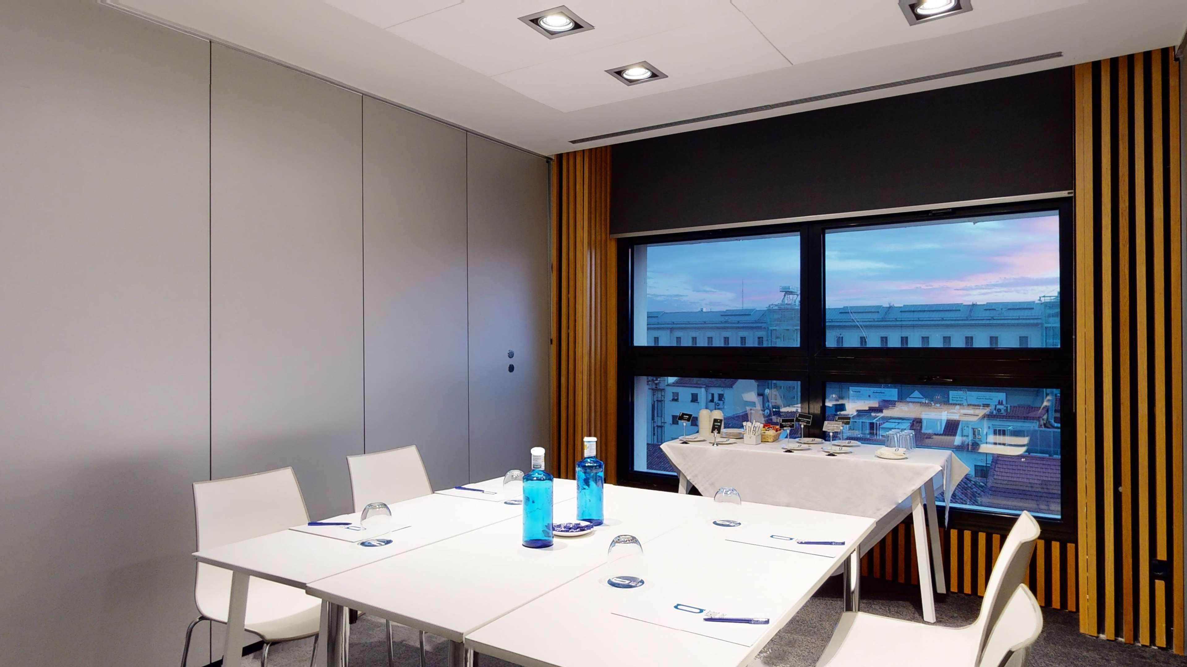 Radisson Red 4* Madri