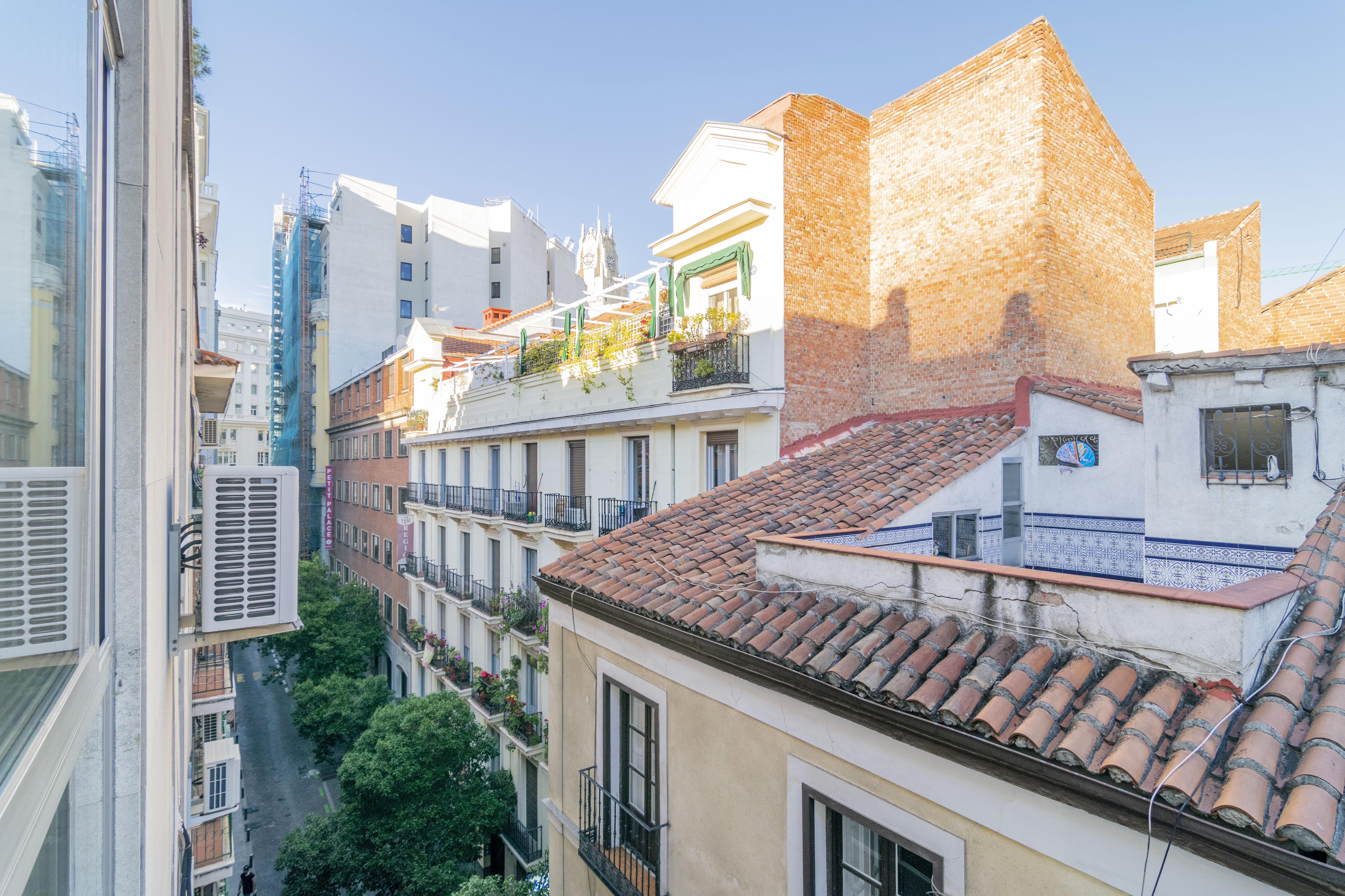 Far Gran Vía Hostal