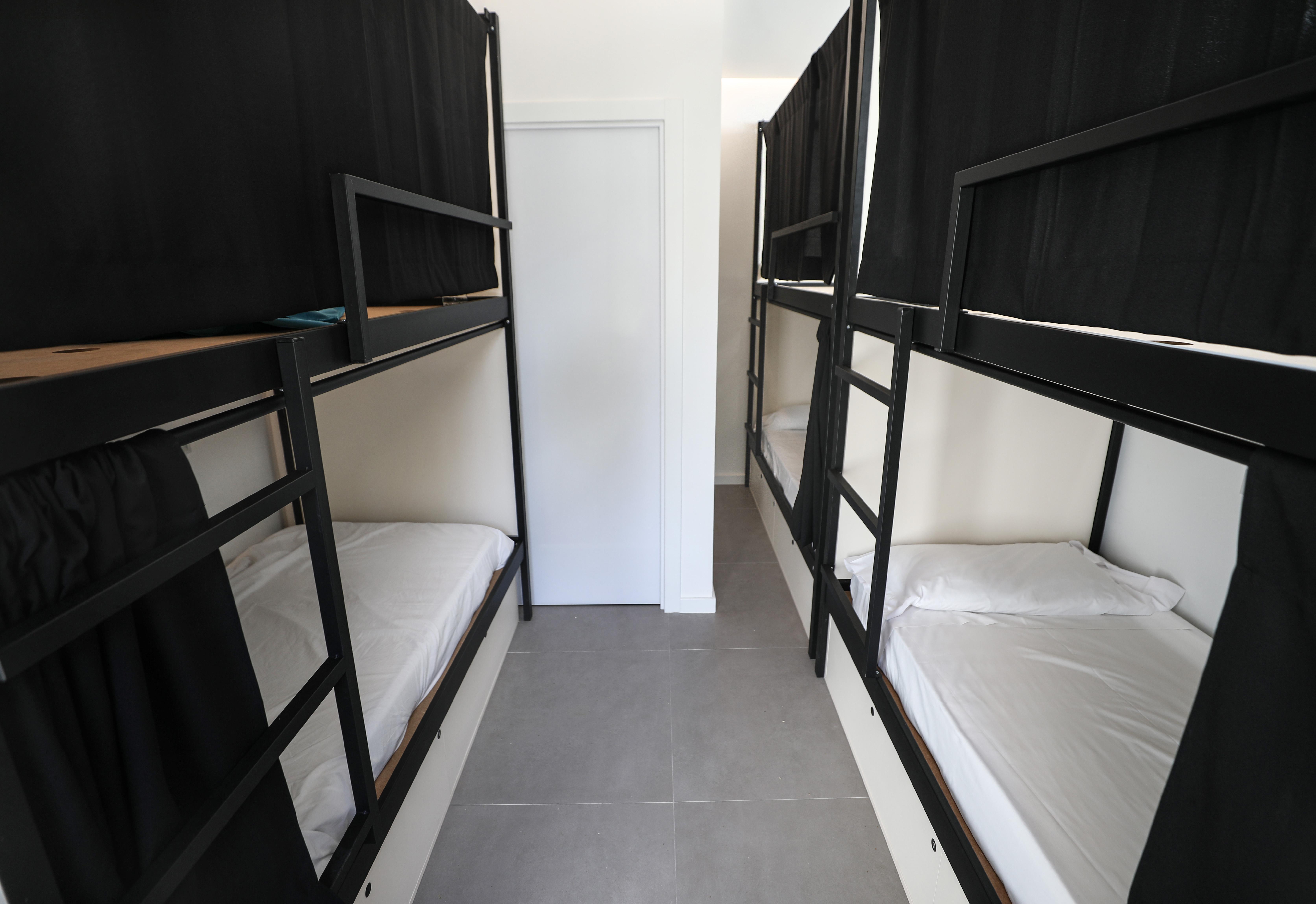 Myd La Latina Hostel *