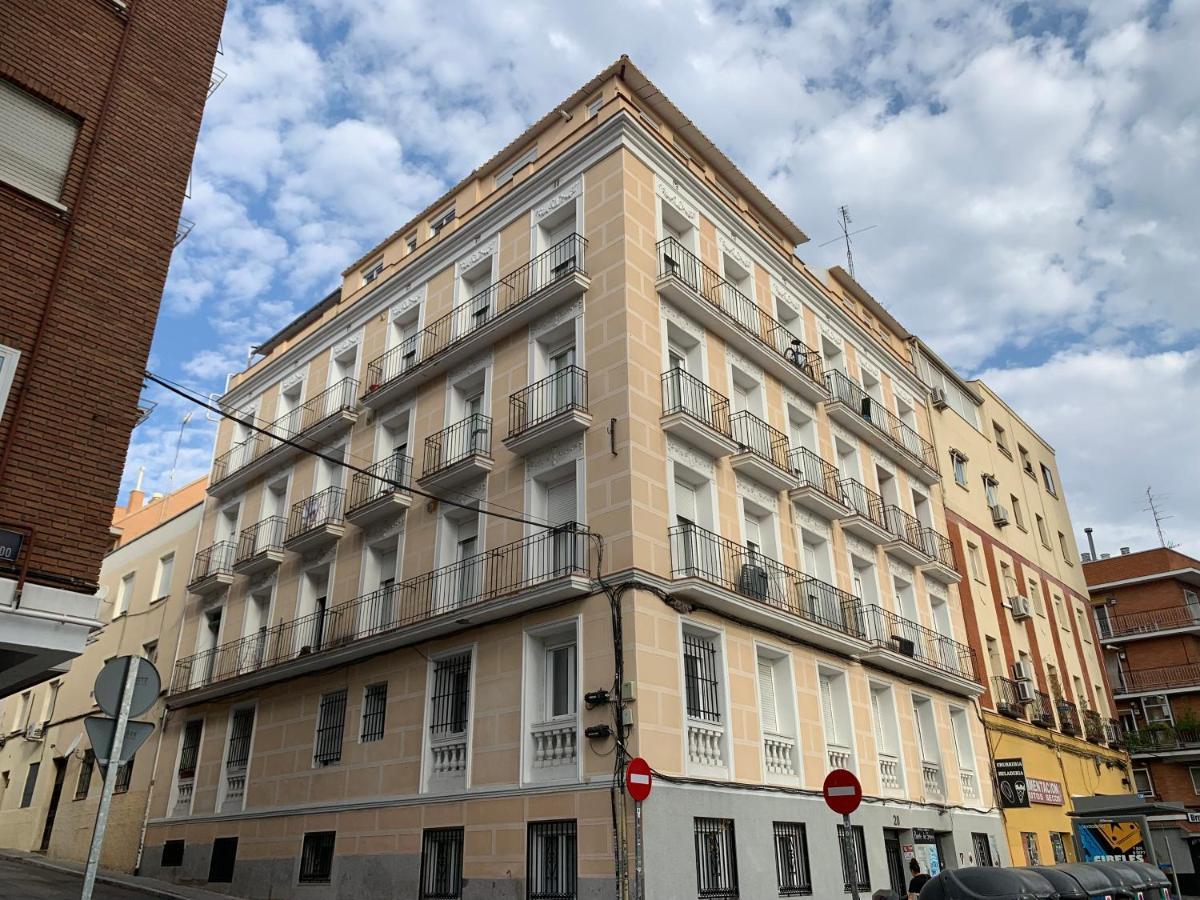 Encantador Junto Al Vibrante Corazon De Rio Madrid