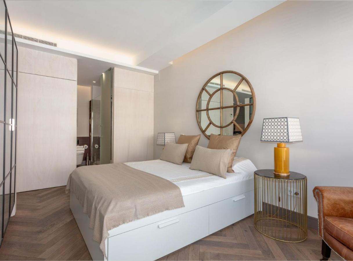 Perfect Place For 2 Next To The Stadium Of Real Doctor Fleming I * Madrid