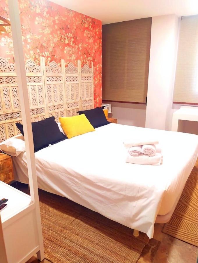Homeabout Eraso Apartment