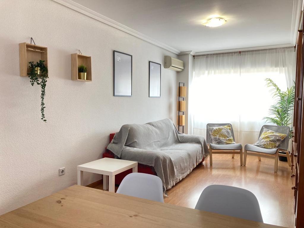 Grande, 2 Dormitorios, Garaje Gratis Madrid