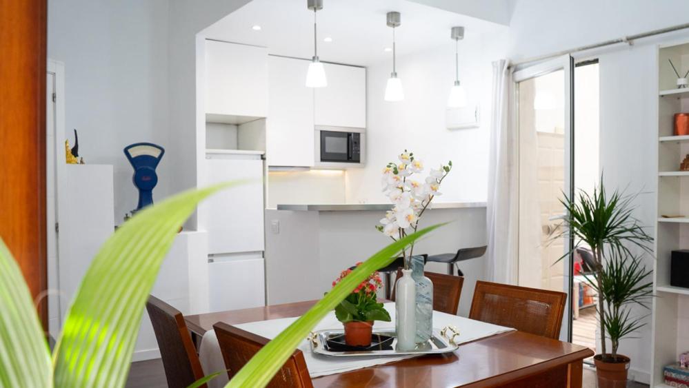 Modern And Neoclassical Flat *