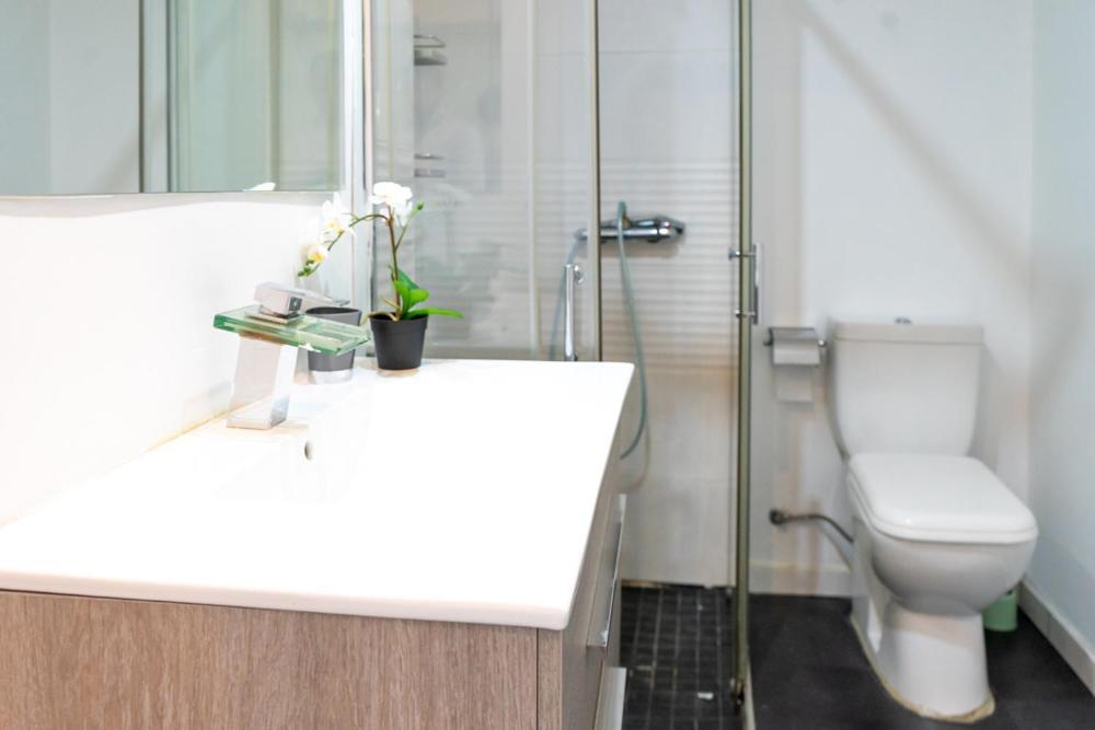 Modern And Neoclassical Flat * Madrid