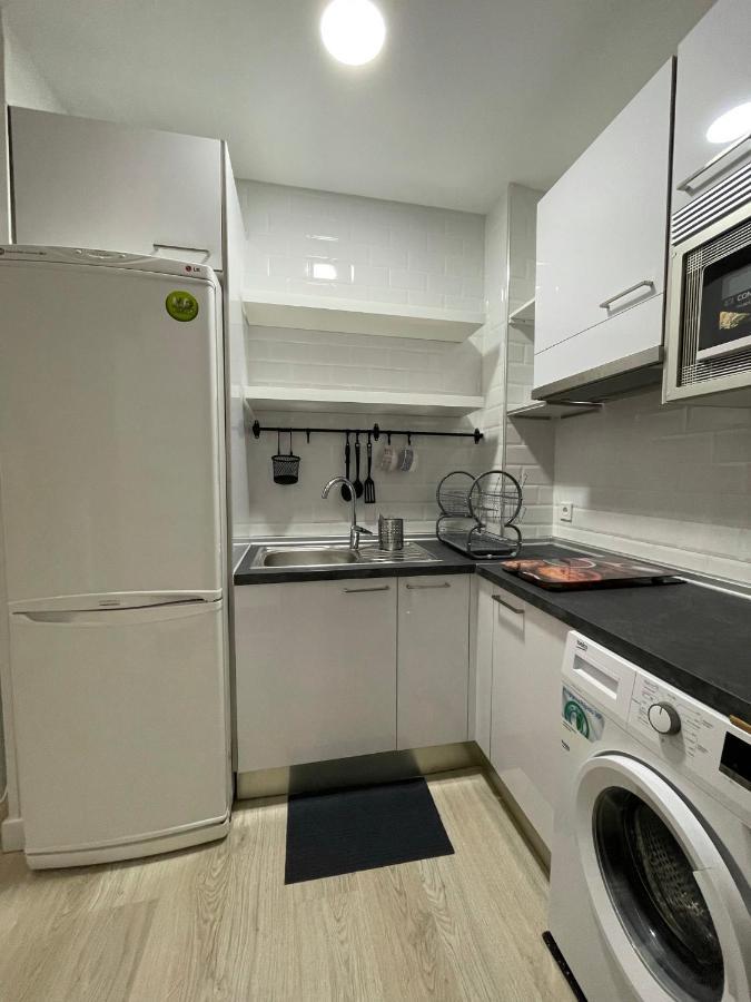 Acogedor Apartamento, Completamente Amoblado Con Aire Acondicionado * Madrid