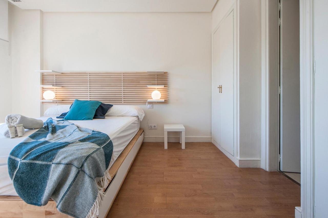 Luminoso Y Elegante En Urbanización De Lujo En Aravaca – / Con Piscina, Gimnasio Y Parking Privado Con Portero Y Vigilancia Apartamento