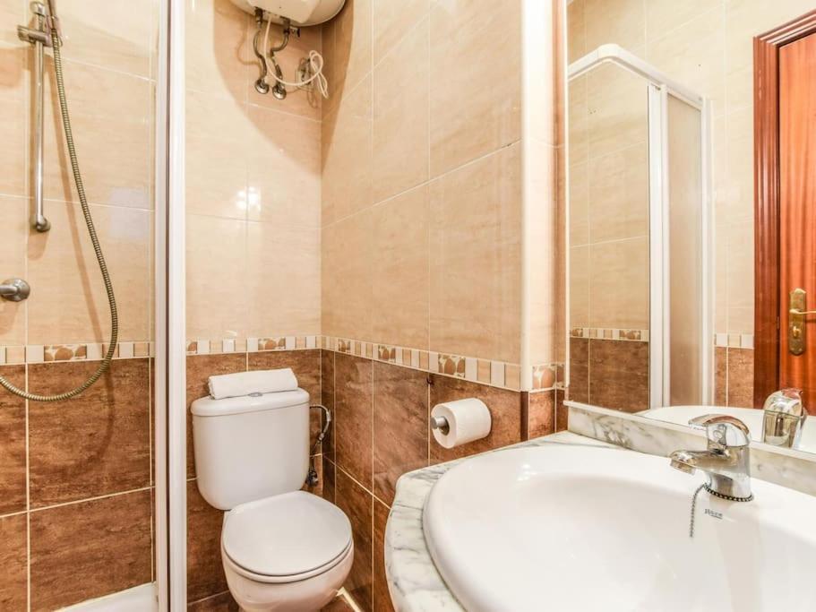 Apartamento Puente De Segovia * Madri