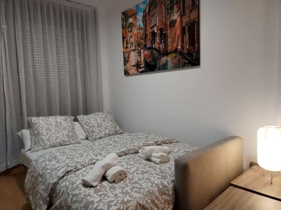 Amplio, Luminoso Y Confortable. Apartamento
