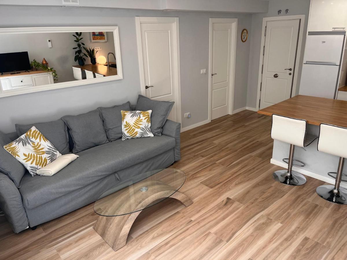 Modern By The Airport-ifema Guest house *