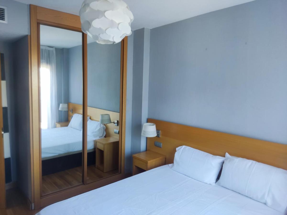 Apartamento En Madrid, A Unos Minutos Del Aeropuerto Airport Barajas, Plenilunio, Estadio De Futbol Metropolitano, Feria De Madrid, Clinica Navarra