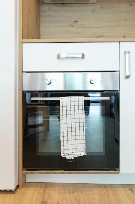 Apartamento Coqueto En La Calle Caribe. A/c Wifi *