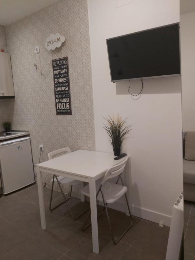 Cozy Studio Reina Sofia Amparo Apartment Madrid