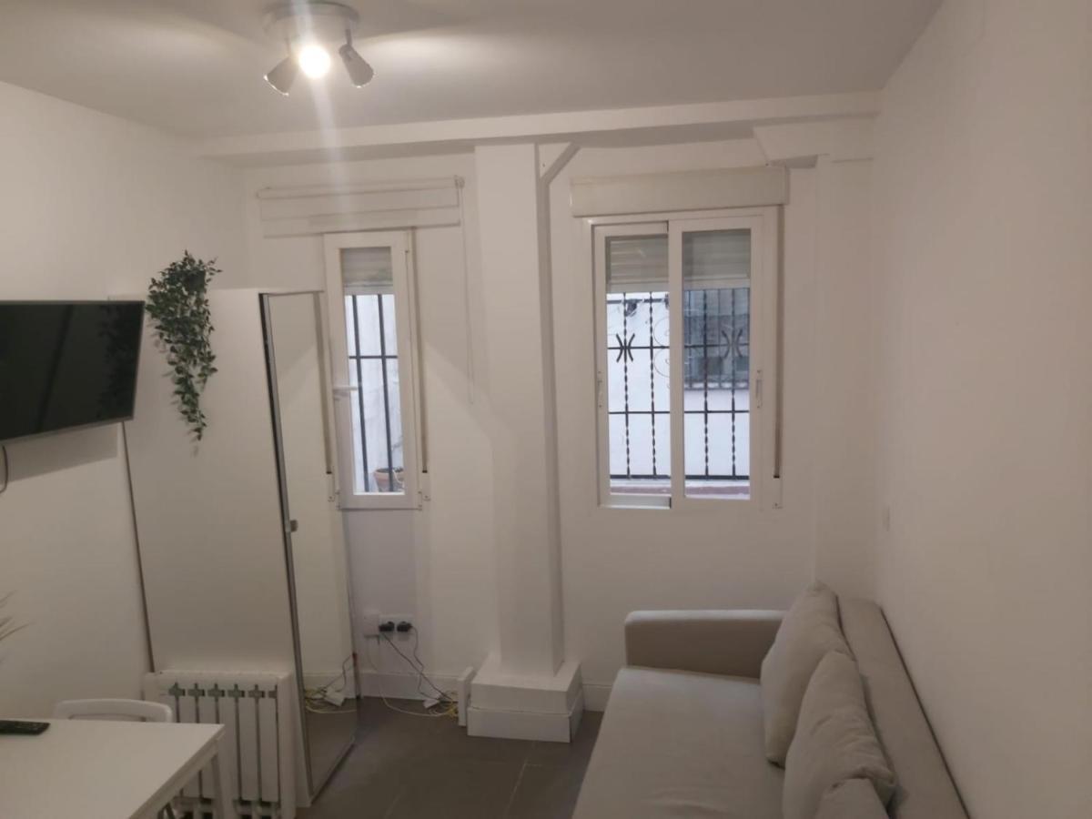 Cozy Studio Reina Sofia Amparo Madrid