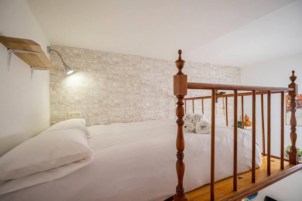 Near Embajadores And Atocha Apartamento *