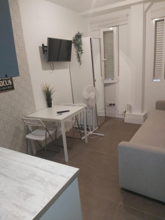 Cozy Studio Reina Sofia Amparo Apartment Madrid