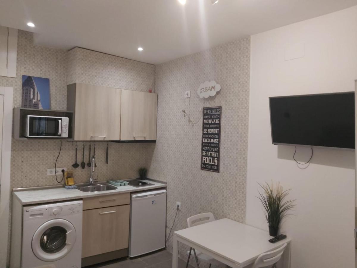 Cozy Studio Reina Sofia Amparo Apartment Madrid