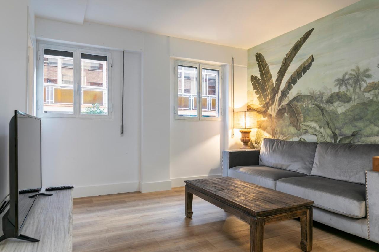Homeabout Eraso Apartment